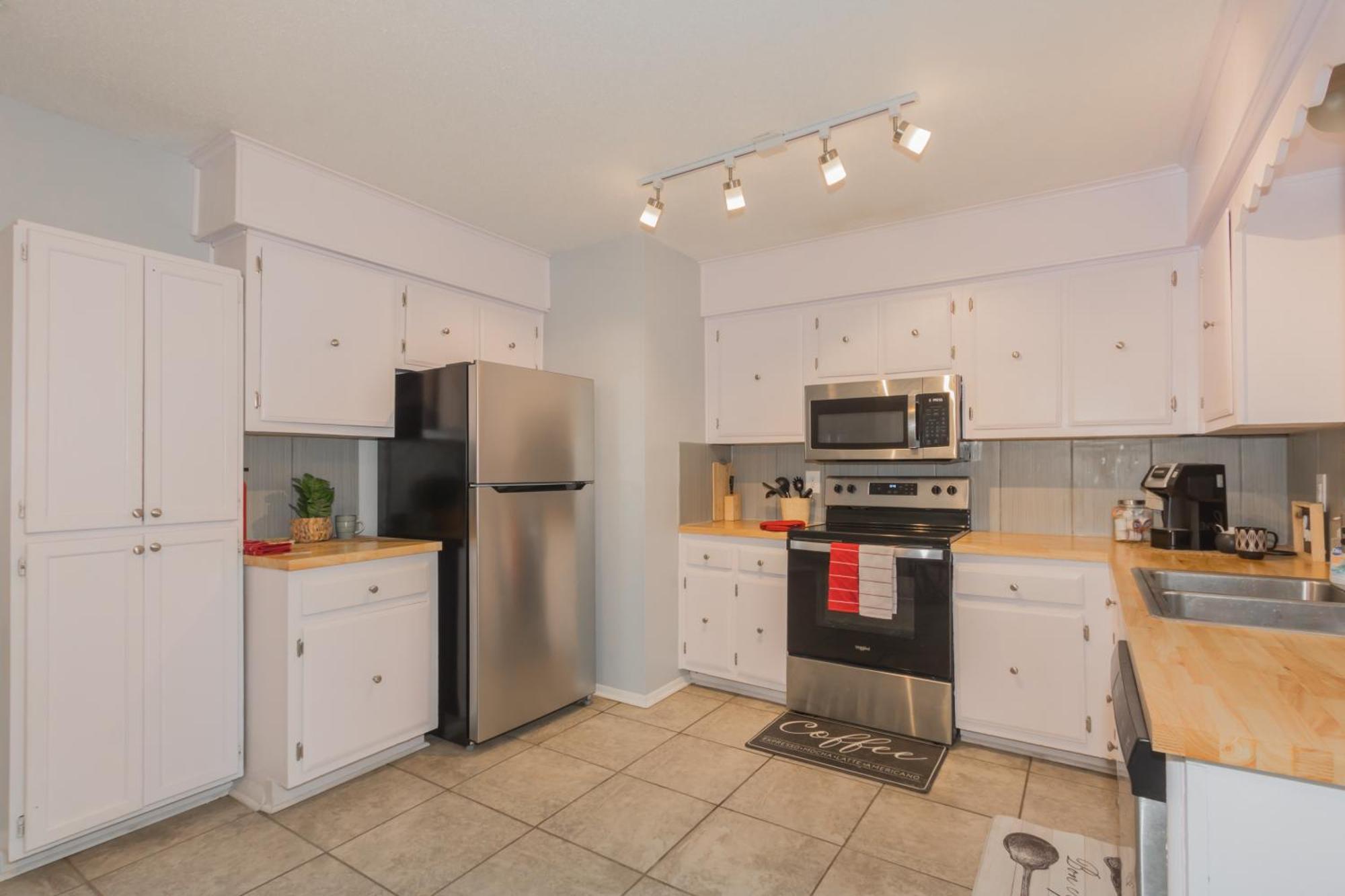 Cheerful 3 Bedroom 2Ba Home In Great Neighborhood! แจ็คสันวิลล์ ภายนอก รูปภาพ
