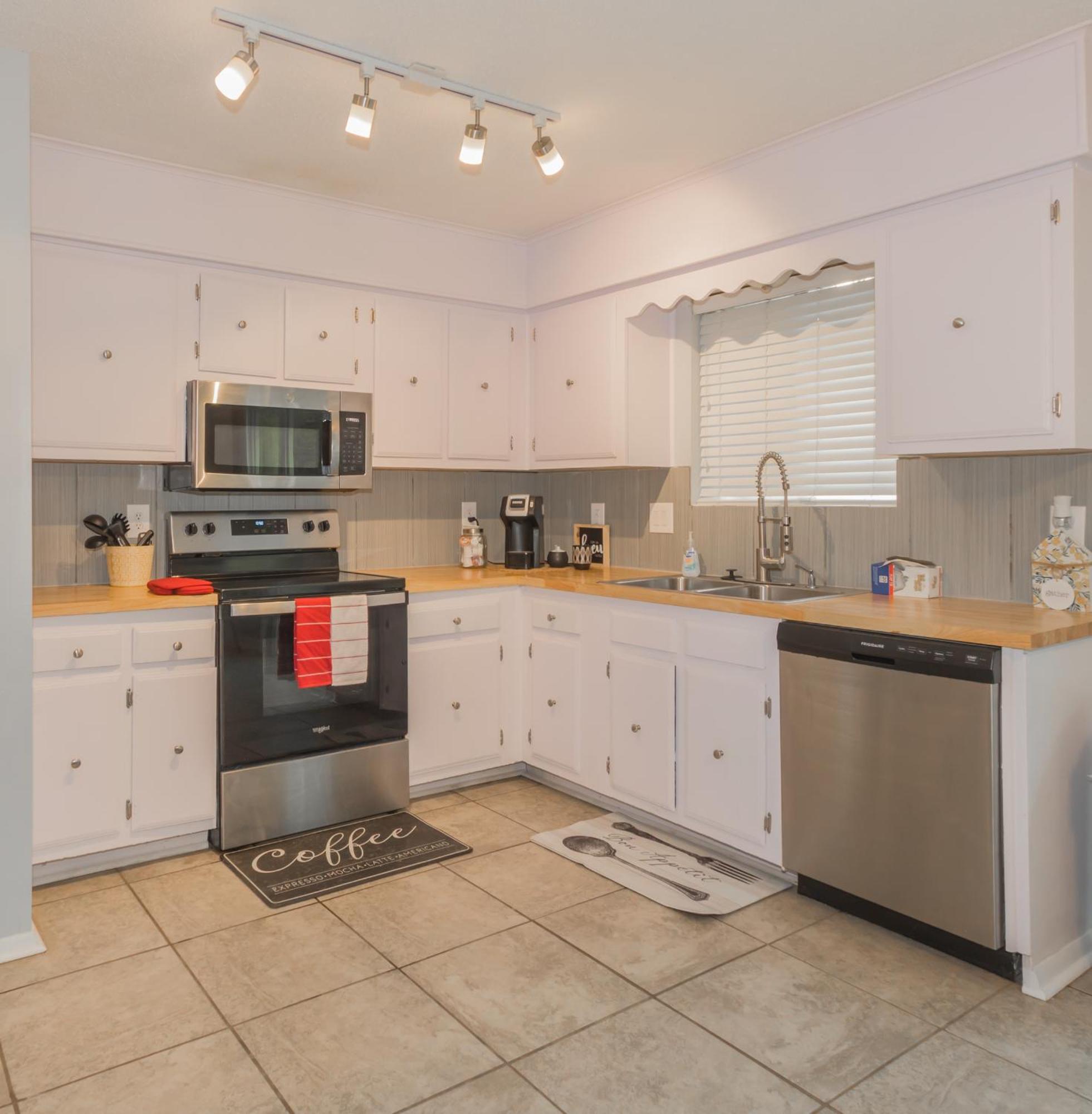 Cheerful 3 Bedroom 2Ba Home In Great Neighborhood! แจ็คสันวิลล์ ภายนอก รูปภาพ